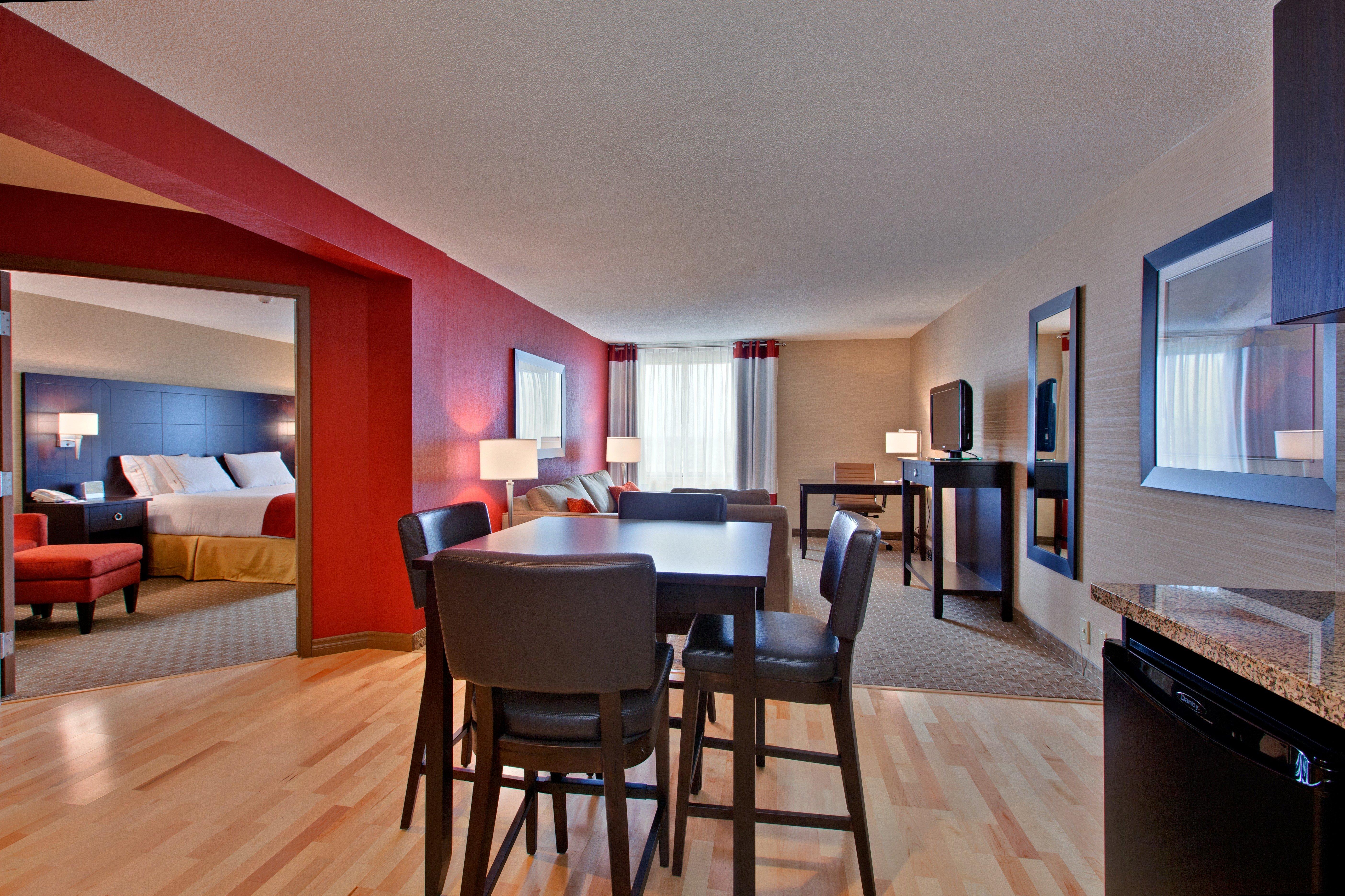 Holiday Inn Express Hotel & Suites Chatham South By Ihg Exterior photo