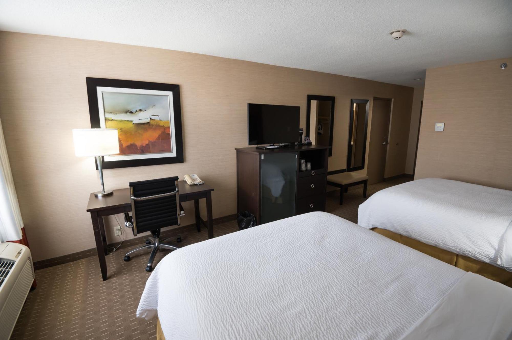 Holiday Inn Express Hotel & Suites Chatham South By Ihg Exterior photo