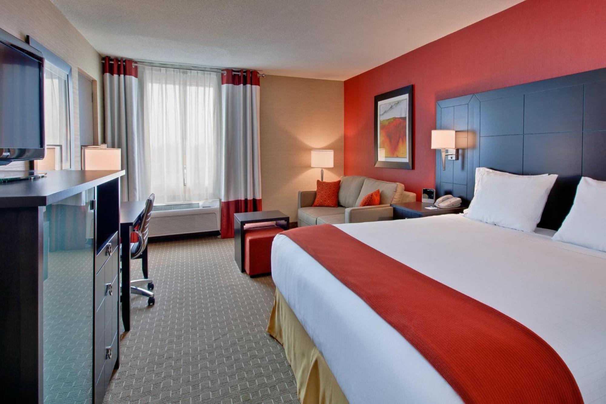 Holiday Inn Express Hotel & Suites Chatham South By Ihg Exterior photo