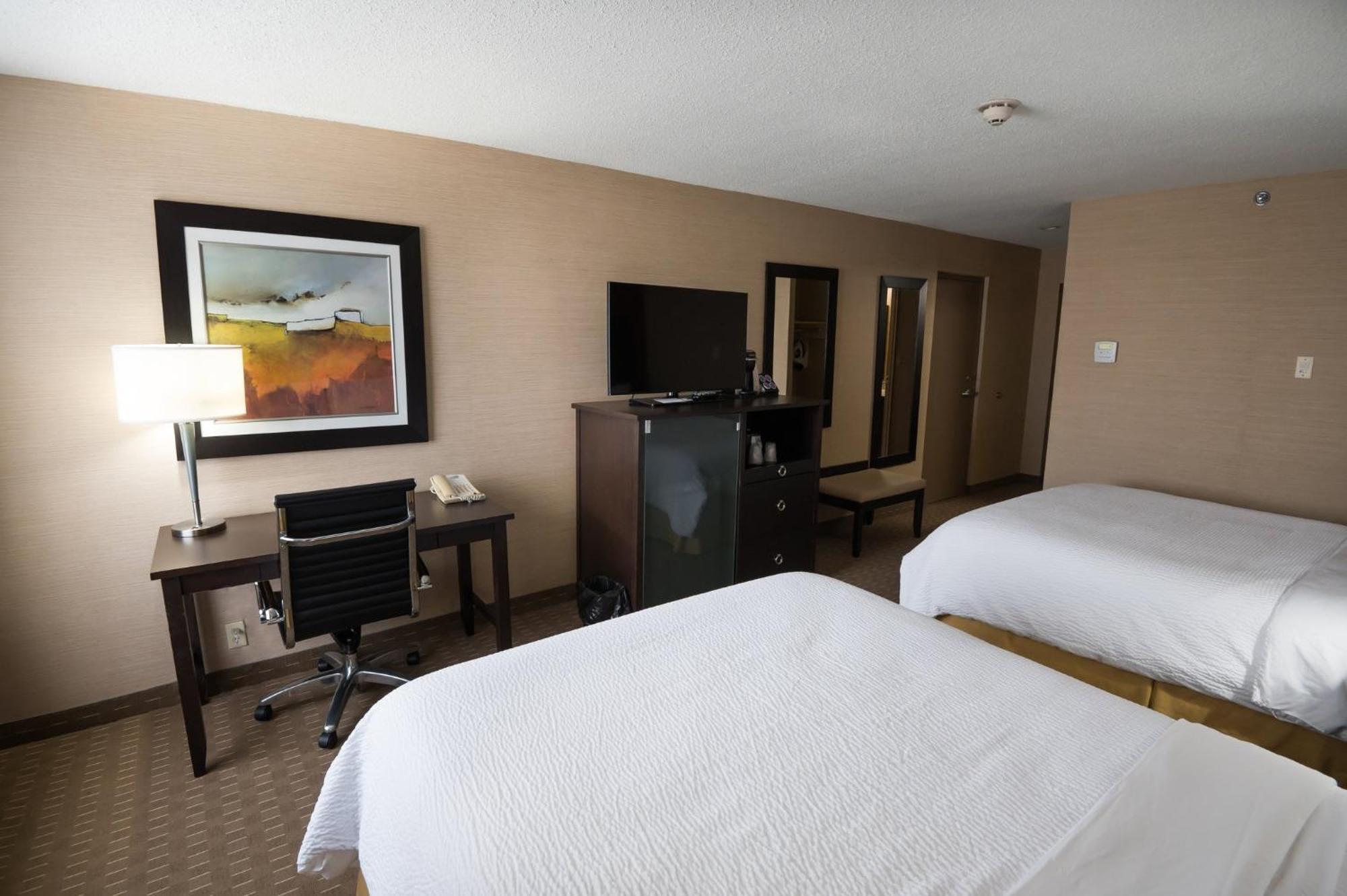 Holiday Inn Express Hotel & Suites Chatham South By Ihg Exterior photo