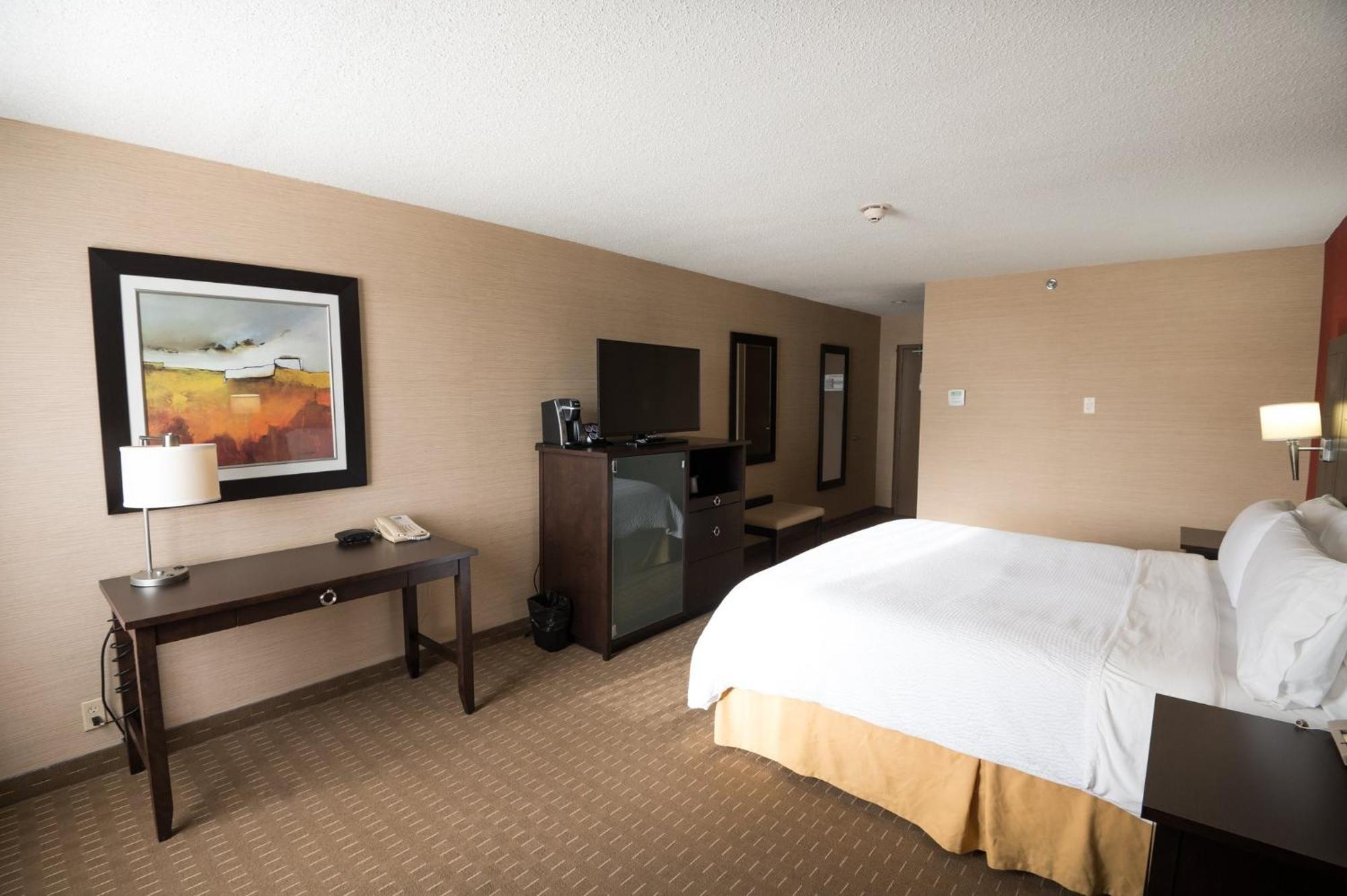 Holiday Inn Express Hotel & Suites Chatham South By Ihg Exterior photo