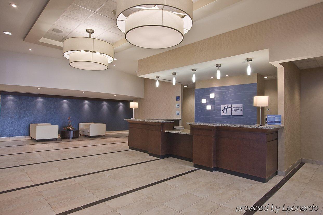 Holiday Inn Express Hotel & Suites Chatham South By Ihg Interior photo