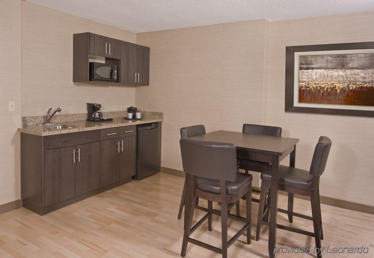 Holiday Inn Express Hotel & Suites Chatham South By Ihg Room photo